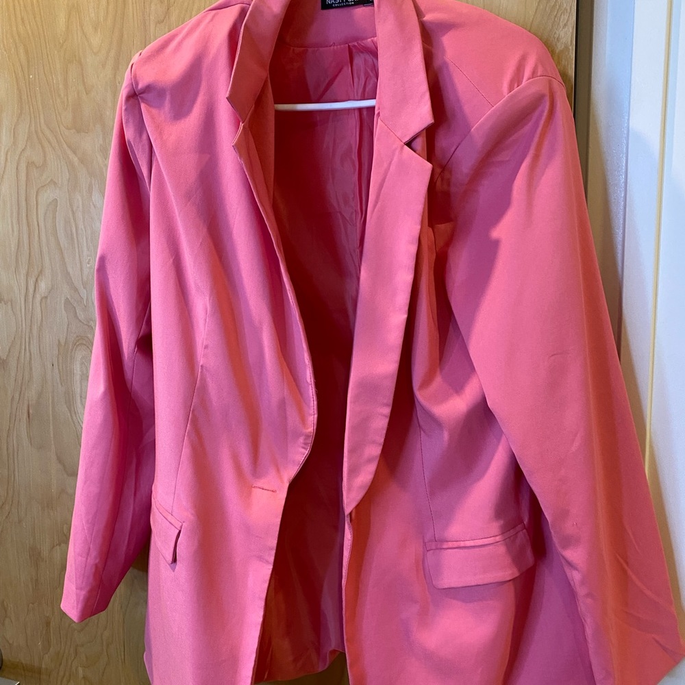 Oversized pink blazer